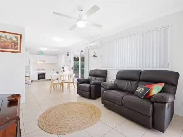 Rental! 32A Myola Road, Umina Beach House for rent Listed by.