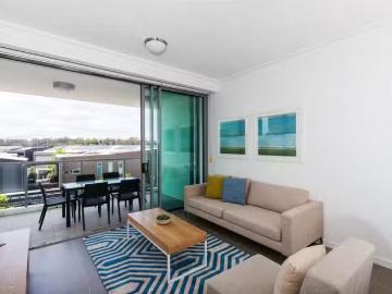 Cheap 3308/126 Parkside Circuit, Hamilton, QLD 4007