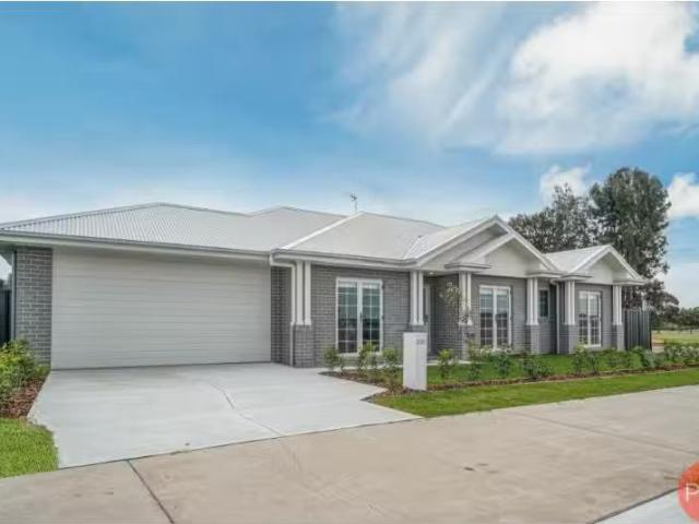 Unique 330 Robert Road, LOCHINVAR House for rent Listed by Re.