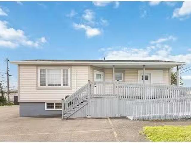 Cheap 338 Kendra St, Moncton, NB, E1C 4K4 commercial for lea.