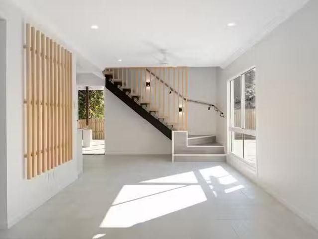 For Rent! 340A Scenic Highway, Rosslyn, QLD 4703