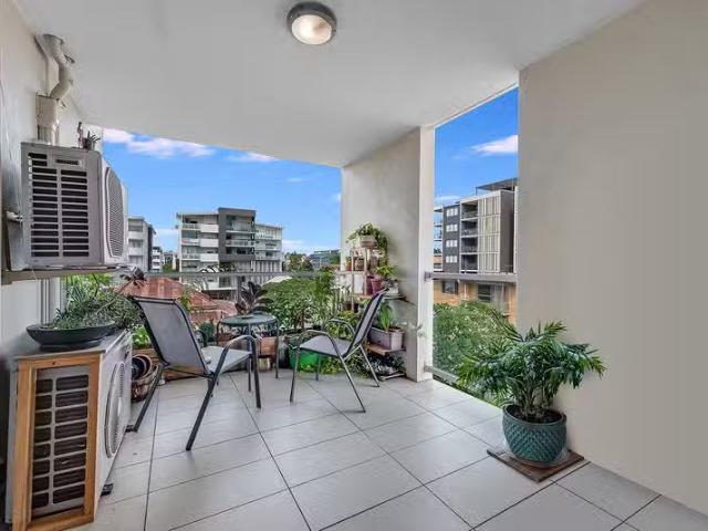Cheap 34/13 Norman Street, Wooloowin QLD 4030