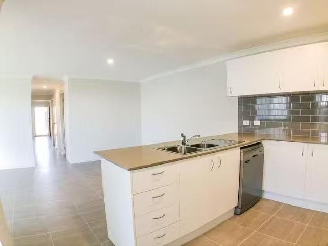 Cozy 34. Ardennes Circuit, Gillieston Heights, NSW 2321