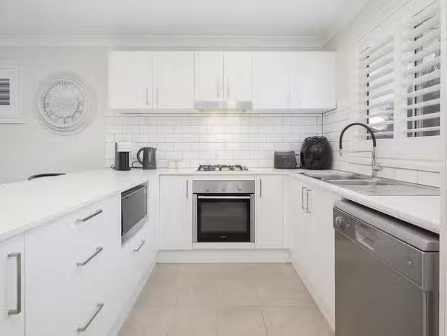 Charming 34 Blantyre Road, Macquarie Hills, NSW 2285