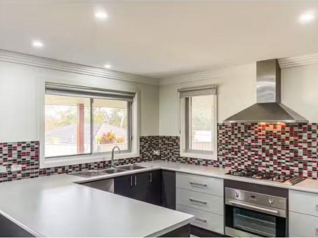 Deal! 34 Courtenay Crescent, Long Beach House for rent Listed.