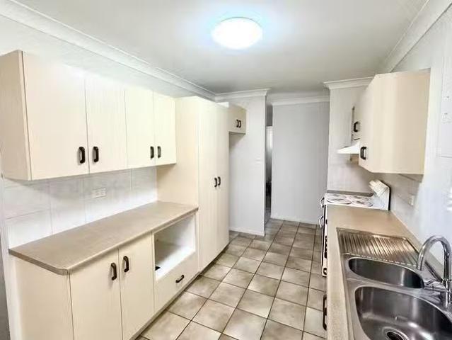 Rental! 34 Eliza Street, Kelso, QLD 4815