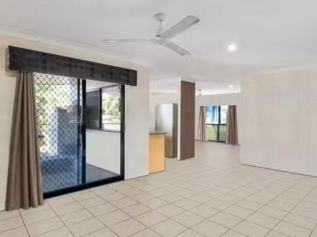 Charming 34 Leila Avenue, Rasmussen, QLD 4815