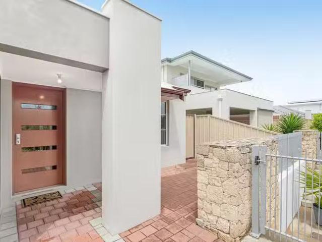 Nice 34 Mayor Road, Coogee, WA 6166