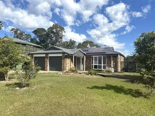 For Rent! 34 Pineview Drive, Oxenford, QLD 4210