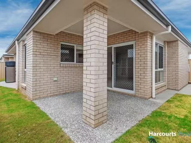 Deal! 35 Carousel St, HILLCREST, QLD 4118 House for Rent