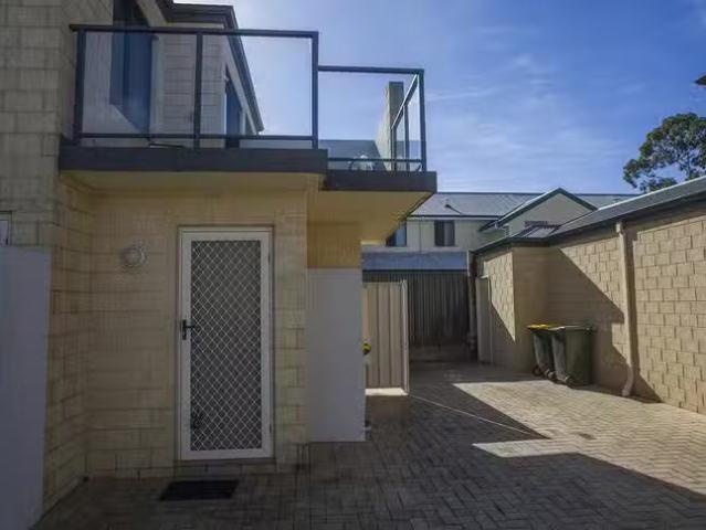 Just in! 3/5 Cooper Street, Midland, WA 6056