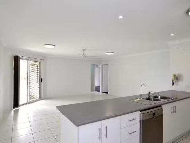 Cheap 35 Liriope Drive, Kirkwood, QLD 4680