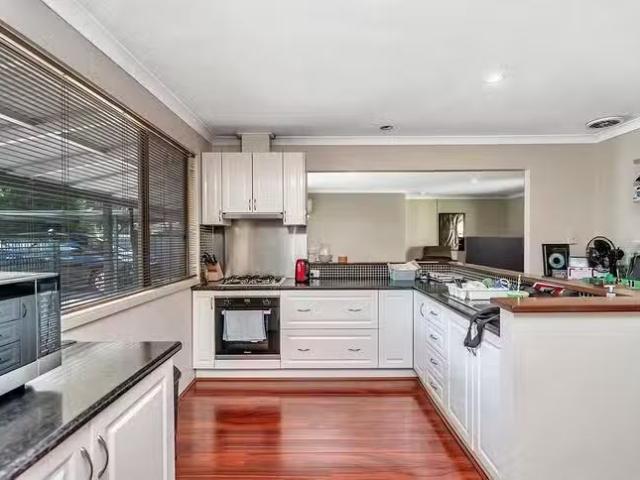Deal! 35 Murdoch Drive, Greenfields, WA 6210