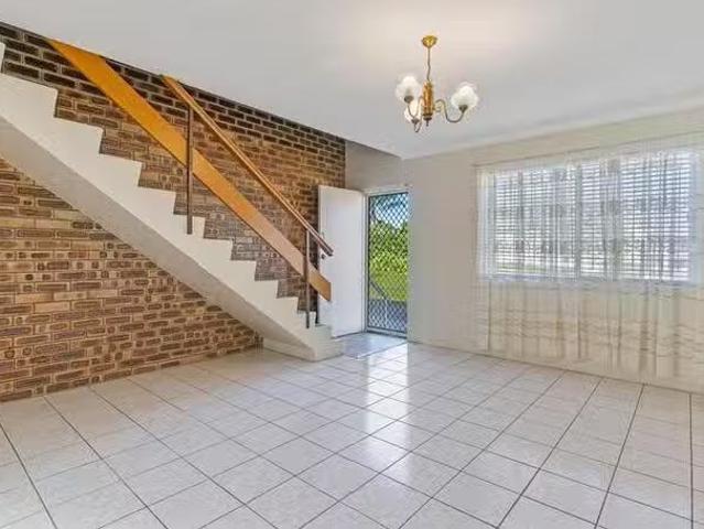 Just in! 3/69 Douglas Street, Greenslopes, QLD 4120