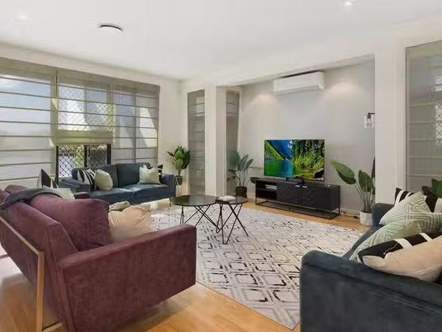 Nice 36 Bollard Circuit, Clear Island Waters, QLD 4226