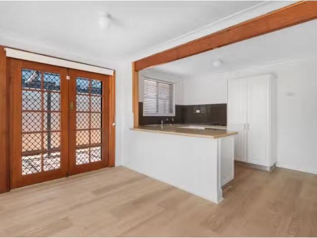 Charming 36 Harpur Crescent, South Windsor House for rent Lis.