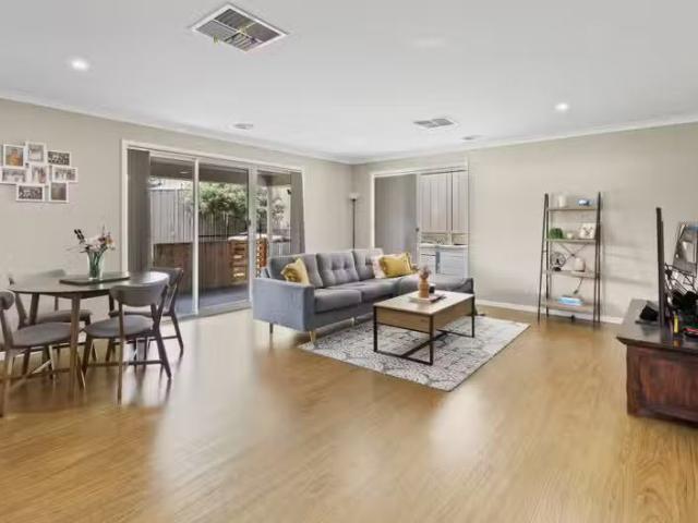 Cheap 36 Hereford Court, Thurgoona NSW 2640