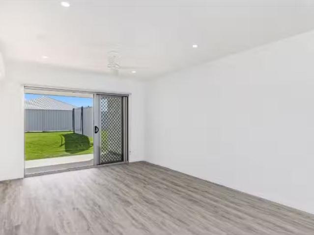Cozy 36 North Lakes Circuit, BURRUM HEADS House for rent List.