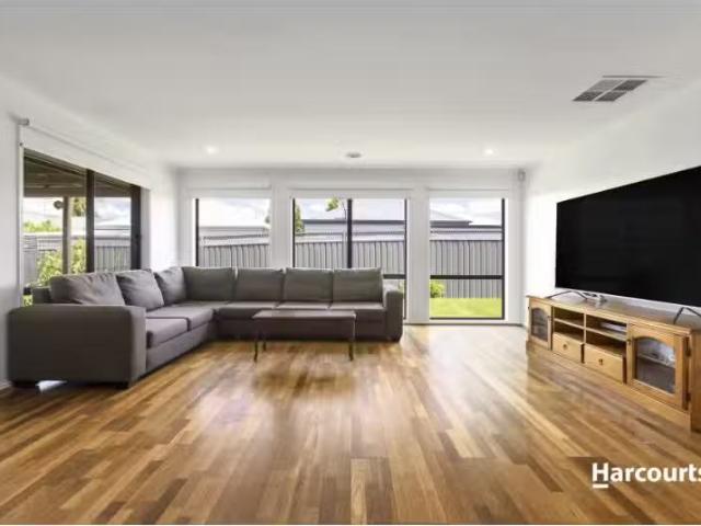 Just in! 36 Prestige Avenue, Bell Park House for rent Listed.
