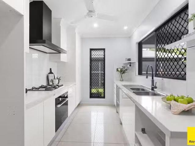 Cozy 36 Singleton Close, Smithfield, QLD 4878