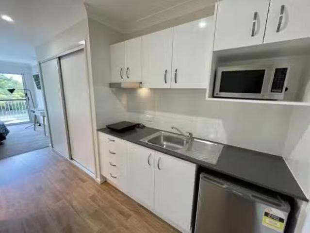Just in! 3/71A Junction Road, Morningside, QLD 4170