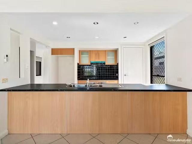 Rental! 3/76 Charles Street, Berserker, QLD 4701