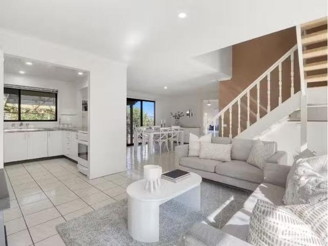 Unique 385 Paul Avenue, Lavington House for rent Listed by Je.
