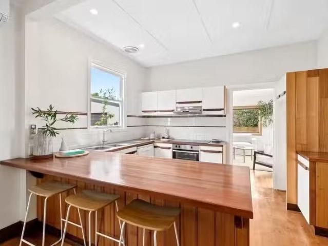 Rental! 38 Guthrie Avenue, North Geelong, VIC 3215 House for.
