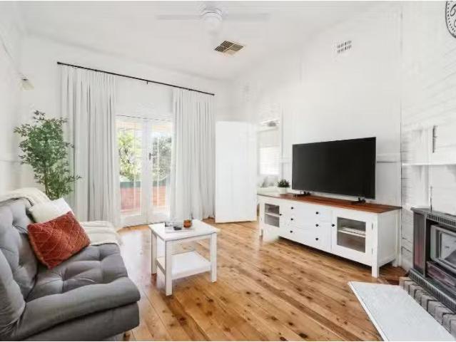 Unique 38 Hay Street, DUBBO House for rent Listed by Chloe Ar.