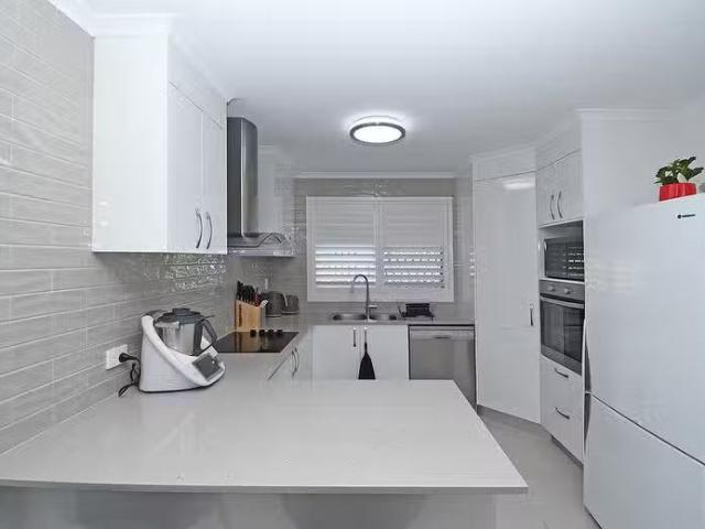 Cheap 38 Larissa Way, Urangan, QLD 4655