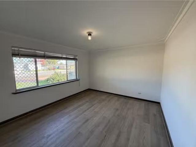 Nice 38 Peel Street, Mandurah, WA 6210