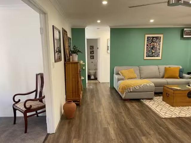 Deal! 38 Peridot Turn, Banksia Grove, WA 6031