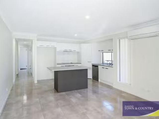Cozy 3/8 Peterson Drive, Armidale, NSW 2350