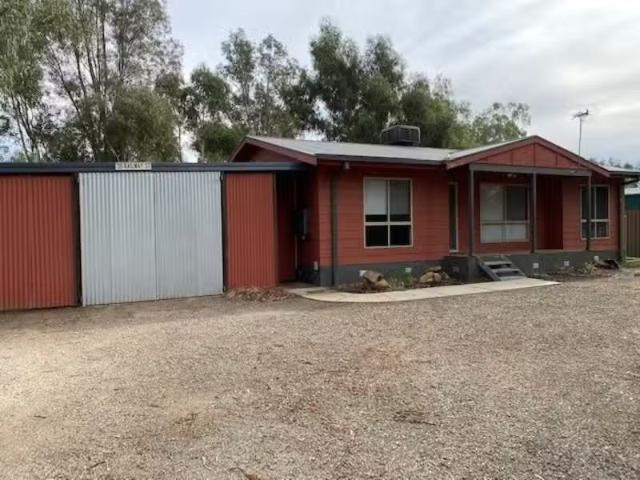 Cozy 38 Railway Street, The Rock House for rent Listed by Har.