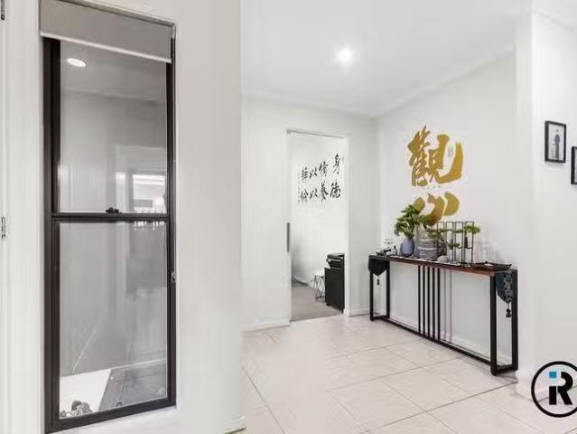 Cheap 38 Rivina Circuit, Coomera, QLD 4209