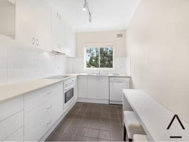 Unique 3/8 Surfside Avenue, CLOVELLY Apartment for rent Liste.