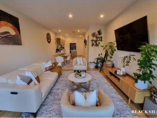 Unique 39/45 Athllon Drive, Greenway Townhouse for rent Liste.