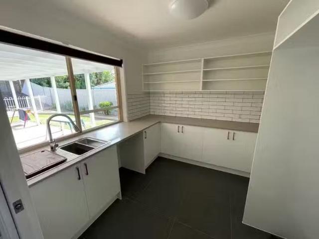Charming 39 Ballybunion Drive, PARKWOOD, QLD 4214 House for.