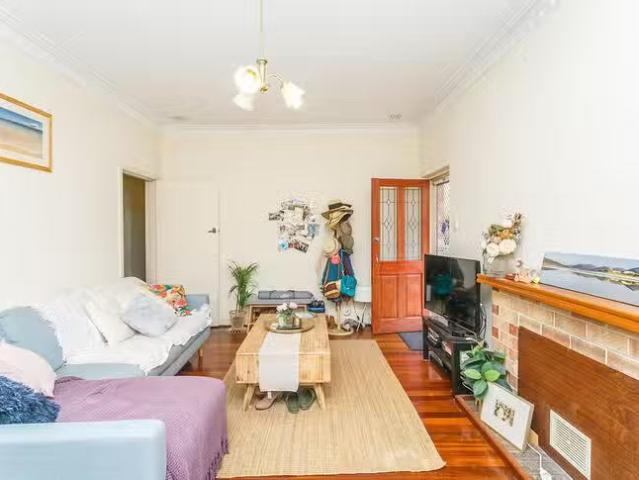 Rental! 39 Fifth Street, Bicton, WA 6157