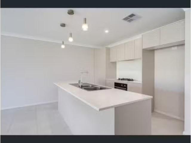 Cheap 3 Mc Glinchey Crescent, Thornton House for rent Listed.