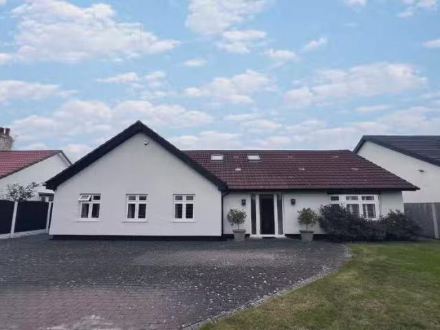 New 3 BA 4 bedroom detached house for rent in Golf Open 2026.