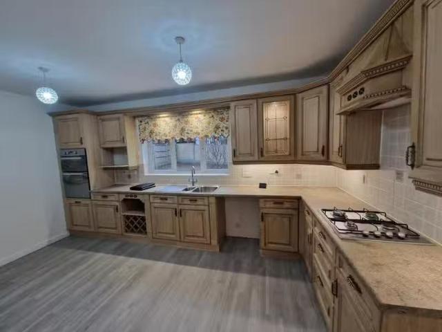 Nice 3 BA 4 bedroom house for rent in College Green, YEOVIL, B.