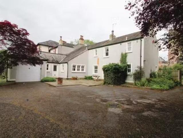 Deal! 3 BA 4 bedroom semi detached house for rent in Appleby I.
