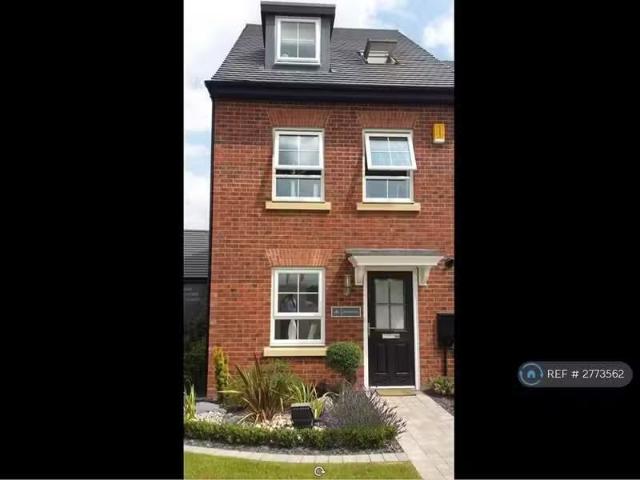 New 3 BA 4 bedroom semi detached house for rent in Tutbury Ave.