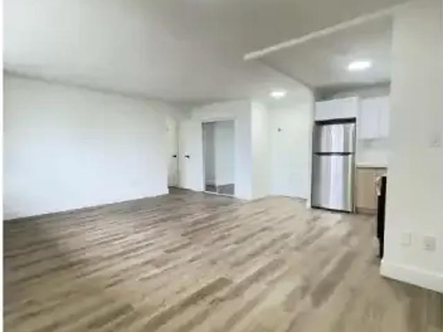 For Rent 3 Bedroom Apartment Mississauga ON DS101041765