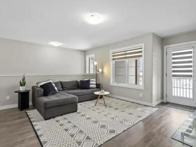 For Rent 3 Bedroom Apartment Moose Jaw SK DS105087039
