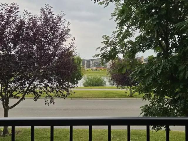 For Rent 3 Bedroom Apartment Airdrie AB DS104972694