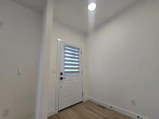 For Rent 3 Bedroom Apartment Airdrie AB DS105394853