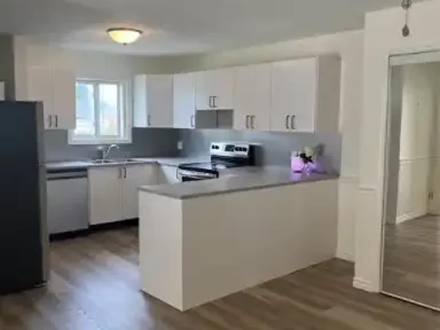 For Rent 3 Bedroom Apartment Amherstburg ON DS105934082