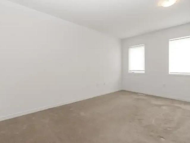 For Rent 3 Bedroom Apartment Barrie ON DS104598051